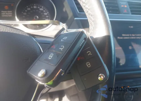 2019 Volkswagen Tiguan 2.0T Se/2.0T Sel/2.0T Sel R-Line/2.0T Sel R-Line Black from USA, damaged, VIN 3VV2B7AXXKM018644